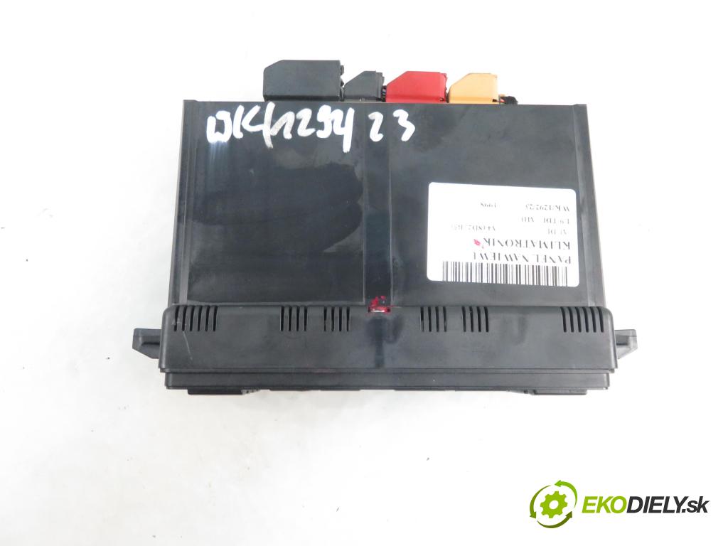 AUDI A4 (8D2, B5) SEDAN 1998 66,00 1.9 TDI - AHU 1896,00 Panel kúrenia KLIMATRONIK 8L0820043D ; 5HB00760804