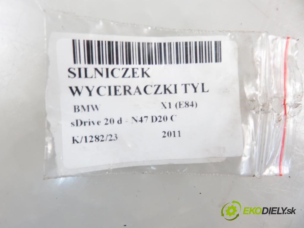 BMW X1 (E84) CROSSOVER 2011 130,00 sDrive 20 d 177 - N47 D20 C 1995,00 motorek stěrače ZADNÍ: 2990856 ; W000010933