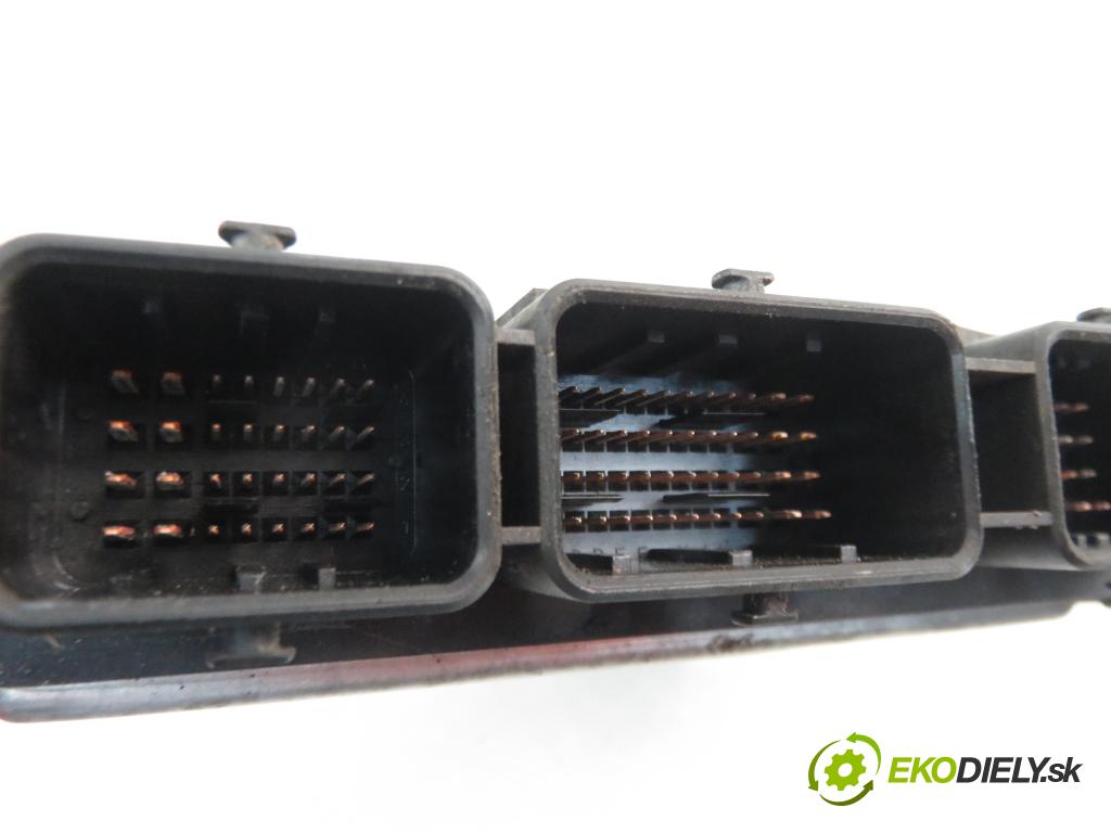 RENAULT MEGANE II sedan (LM0/1_) HB 2003 88,00 1.9 dCi (LM0G, LM1G, LM2C) - F9Q 800 1870,00 Riadiaca jednotka Motor 8200305678 ; 8200269879 ; 0281011275