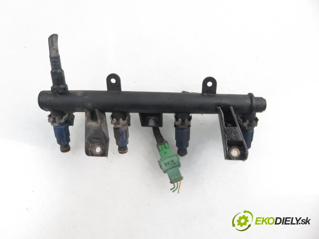 PEUGEOT 206 liftback (2A/C) HB 1998 66,00 1.6 i - NFZ (TU5JP) 1587,00 Lišta vstrekovacia 9625194080C (Vstrekovacie lišty)