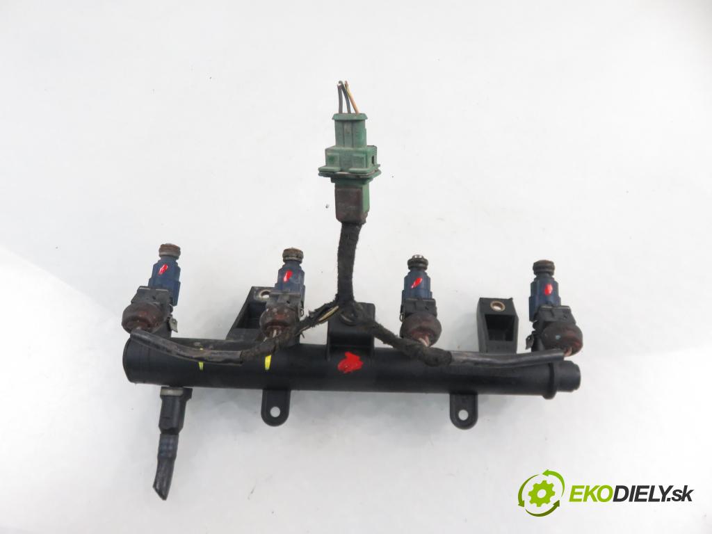 PEUGEOT 206 liftback (2A/C) HB 1998 66,00 1.6 i - NFZ (TU5JP) 1587,00 Lišta vstrekovacia 9625194080C (Vstrekovacie lišty)