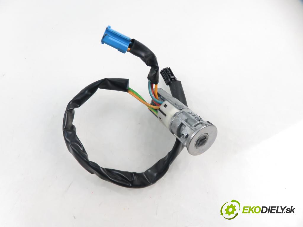 PEUGEOT 206 liftback (2A/C) HB 2005 65,00 1.4 16V - KFU (ET3J4) 1360,00 spinačka N0501539 (Spínacie skrinky a kľúče)