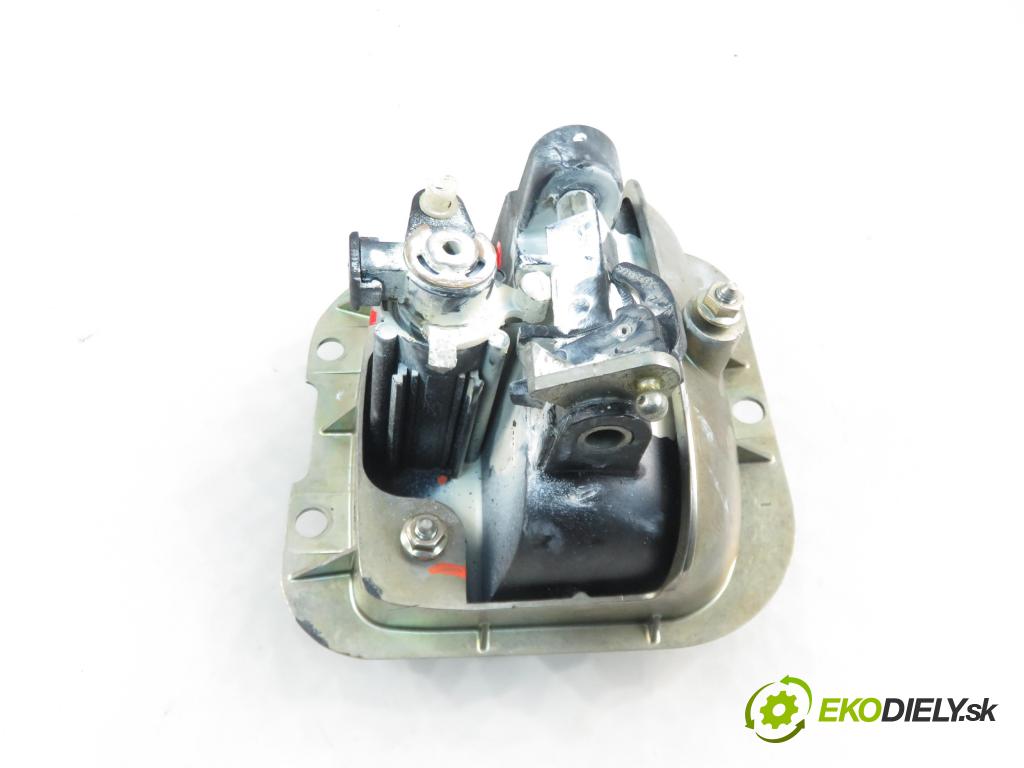 SEAT CORDOBA (6K2) SEDAN 2000 44,00 1.4 - ANW 1390,00 Kľučka dverí kufor 6K0827565B