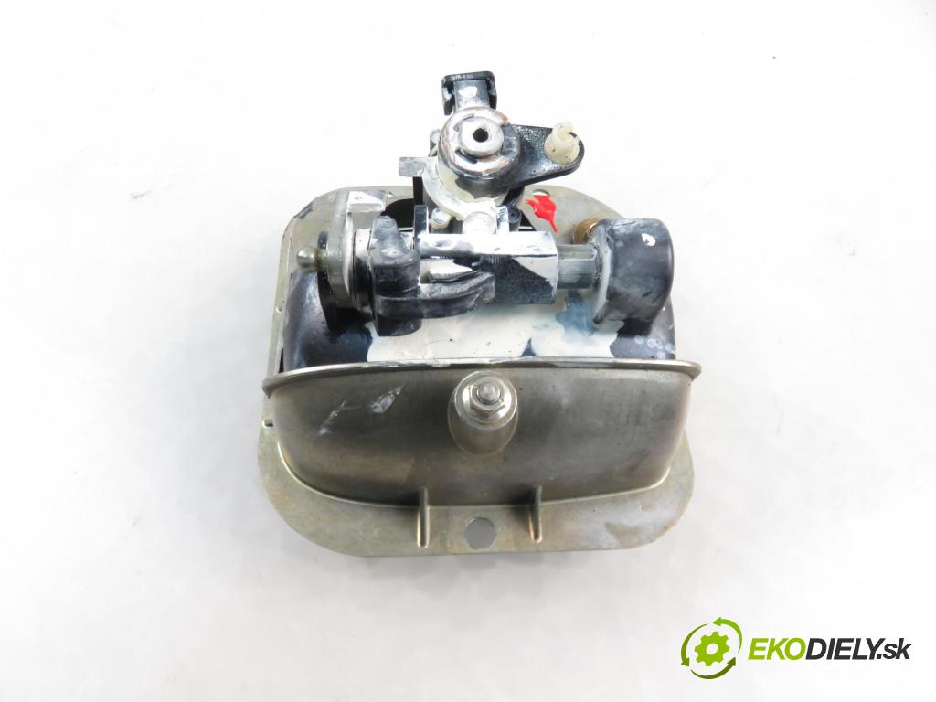 SEAT CORDOBA (6K2) SEDAN 2000 44,00 1.4 - ANW 1390,00 Kľučka dverí kufor 6K0827565B