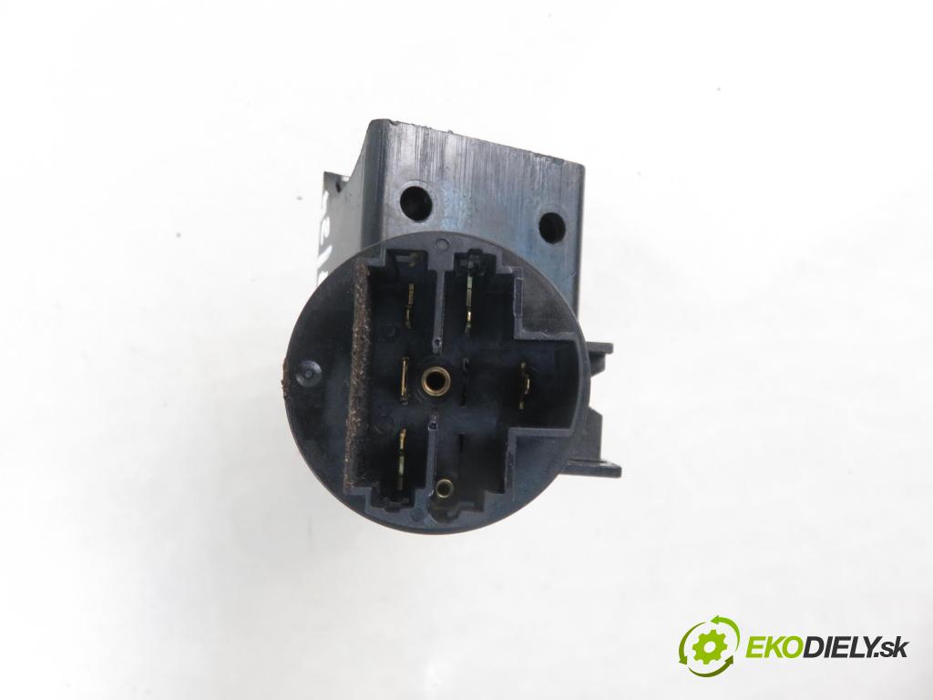 FIAT PANDA (169_) HB 2006 40,00 1.1 54 - 187 A1.000 1108,00 spinačka 46845361 (Spínacie skrinky a kľúče)