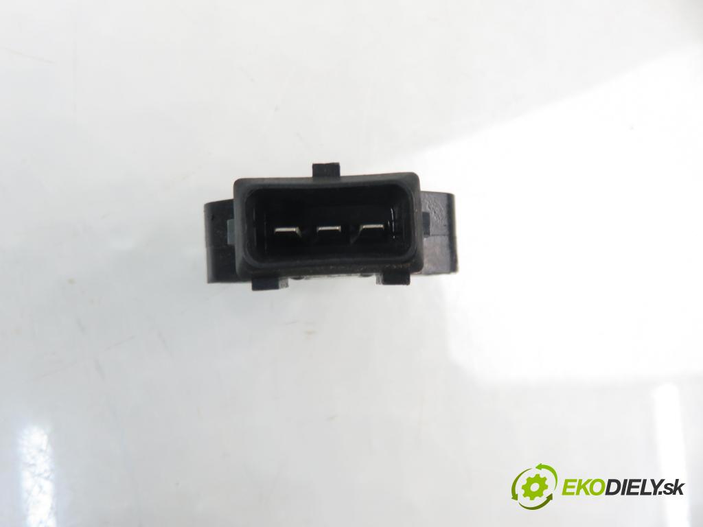 ROVER 400 (RT) SEDAN 1996 76,00 1.4 16V 414 Si 103 - 14 K4F 1396,00 Potenciometer plynového pedálu MHB101440 (Pedále)