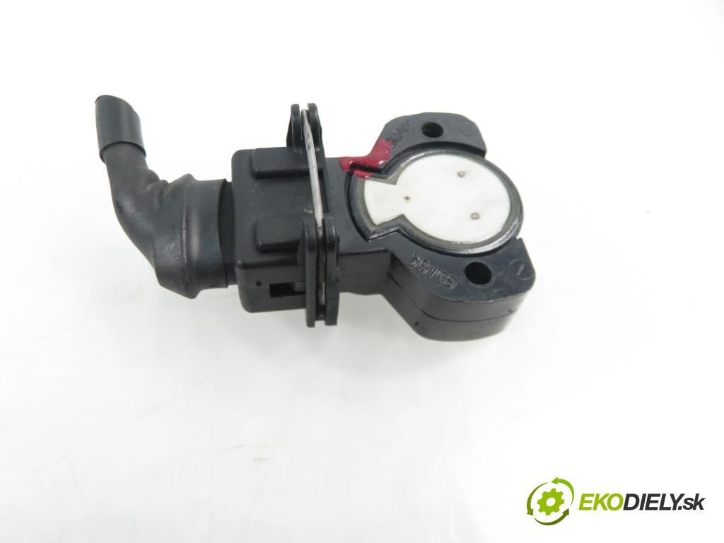 ROVER 400 (RT) SEDAN 1996 76,00 1.4 16V 414 Si 103 - 14 K4F 1396,00 Potenciometer plynového pedálu MHB101440 (Pedále)