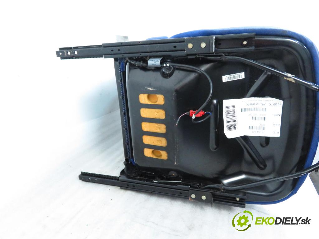 SMART CITY-COUPE (450) HB 1999 33,00 0.6 (S1CLB1, 450.331, 450.336) - M 160 E6AL B04 599,00 Sedadlo CESTUJÚCI/PP