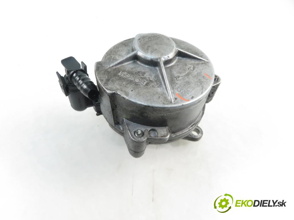 RENAULT MEGANE II (BM0/1_, CM0/1_) HB 2003 88,00 1.9 dCi 120 - F9Q 800 1870,00 pumpa vakuová D163123491