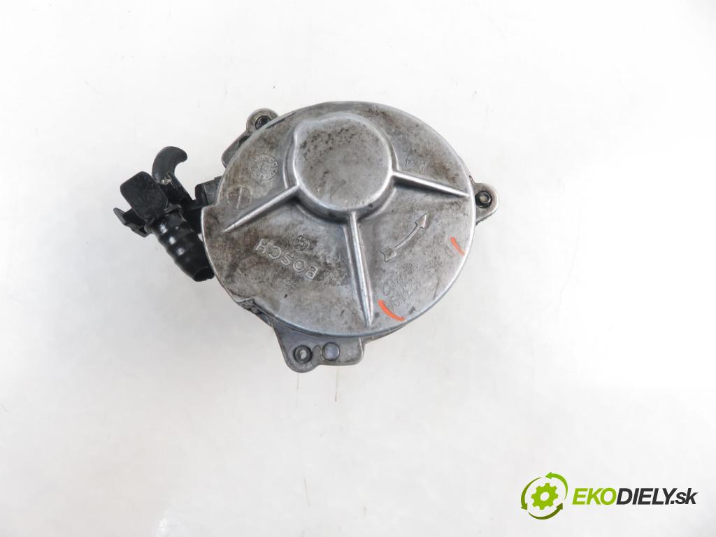 RENAULT MEGANE II (BM0/1_, CM0/1_) HB 2003 88,00 1.9 dCi 120 - F9Q 800 1870,00 pumpa vakuová D163123491