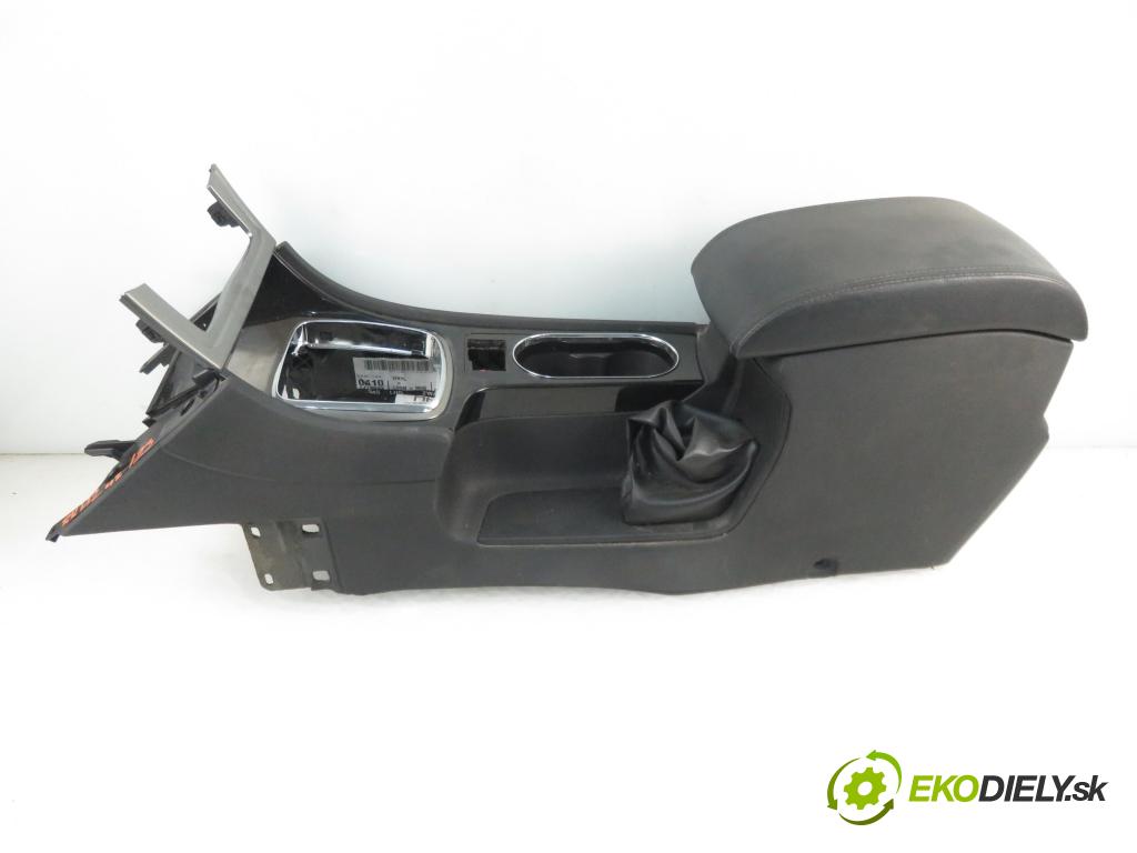 FORD MONDEO IV Turnier (BA7) KOMBI 2007 103,00 2.0 TDCi - QXBA 1997,00 Lakťová opierka 7S71A045A20A
