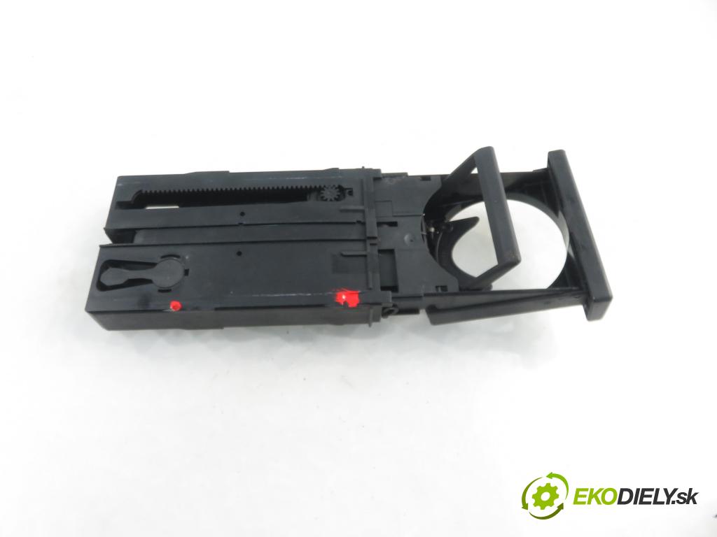 FORD GALAXY (WGR) VAN 2003 96,00 1.9 TDI PD 130 - ASZ 1896,00 Držiak na nápoje 7M5858601B ; YM21F048197DAW (Úchyty, držiaky na nápoje)