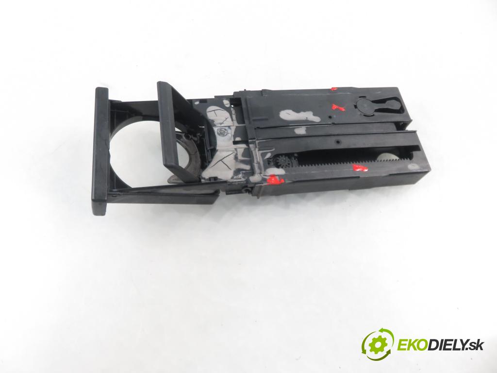 FORD GALAXY (WGR) VAN 2003 96,00 1.9 TDI PD 130 - ASZ 1896,00 Držiak na nápoje 7M5858602B ; YM21F048196DAW (Úchyty, držiaky na nápoje)