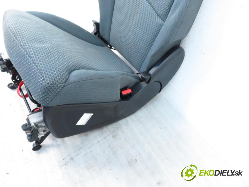 FIAT ULYSSE (179_) MINIVAN 2007 100,00 2.0 D Multijet - RHR 1997,00 Sedadlo 2 rad ľavy