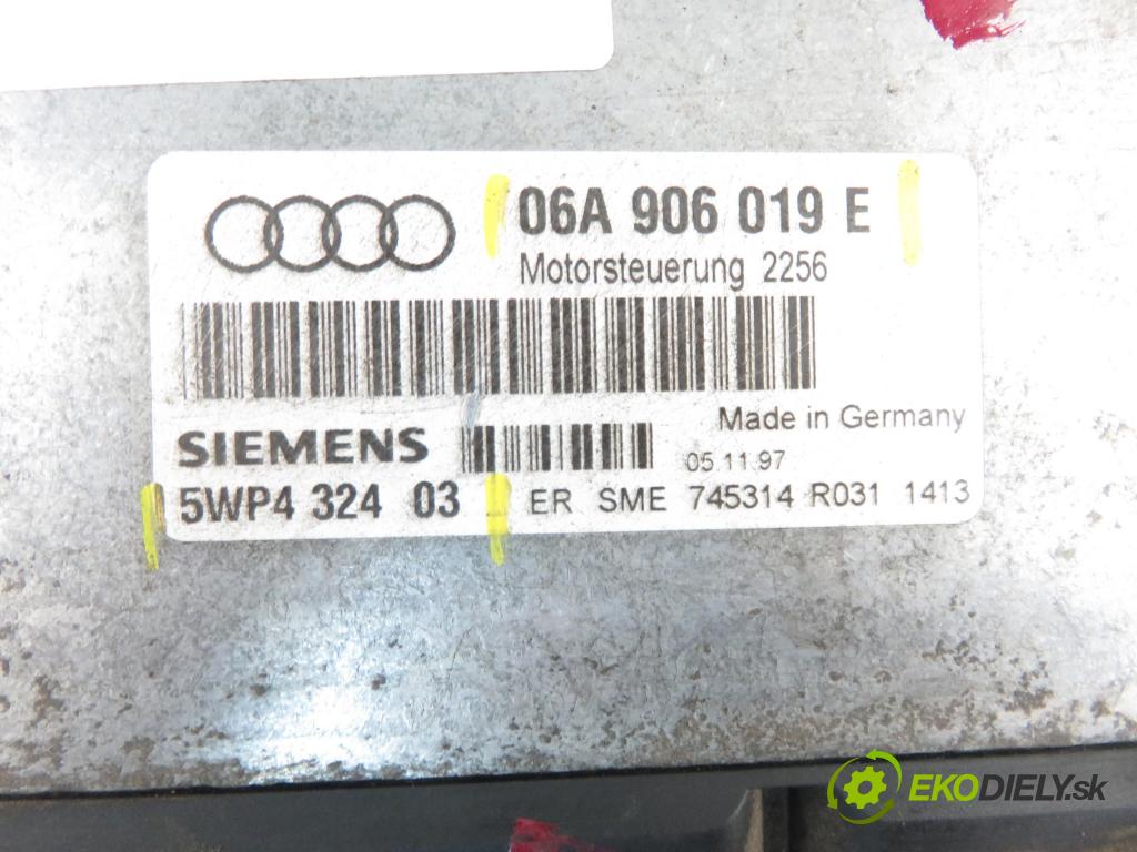 AUDI A3 (8L1) HB 1998 74,00 1.6 - AKL 1595,00 řídící jednotka motora 06A906019E ; 5WP432403