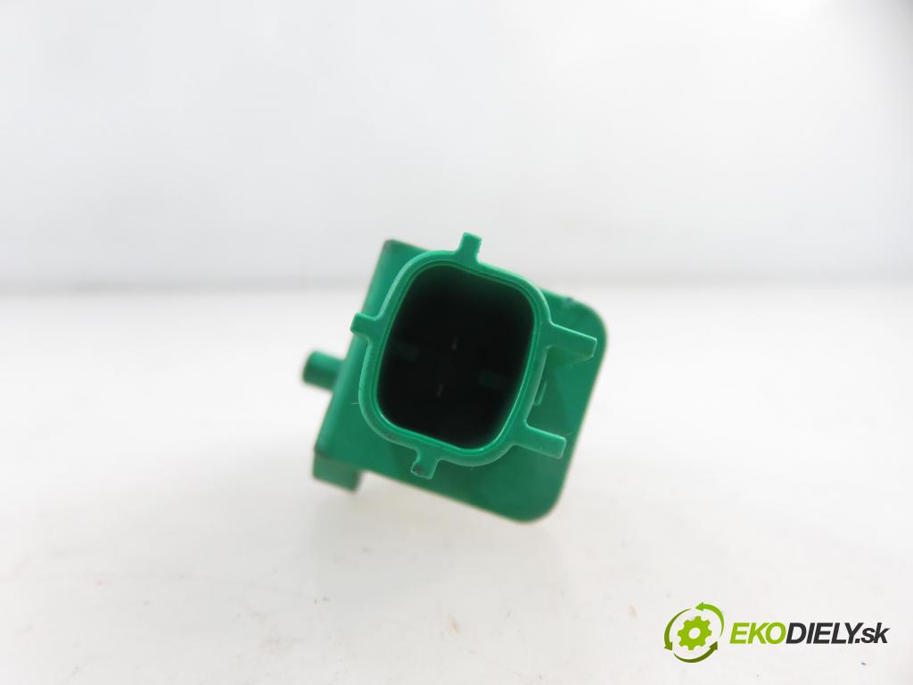 VW GOLF V (1K1) HB 2003 77,00 1.9 TDI PD 105 - BKC 1896,00 Snímač nárazu 1K0909606 ; 5WK43273 (Snímače nárazu)