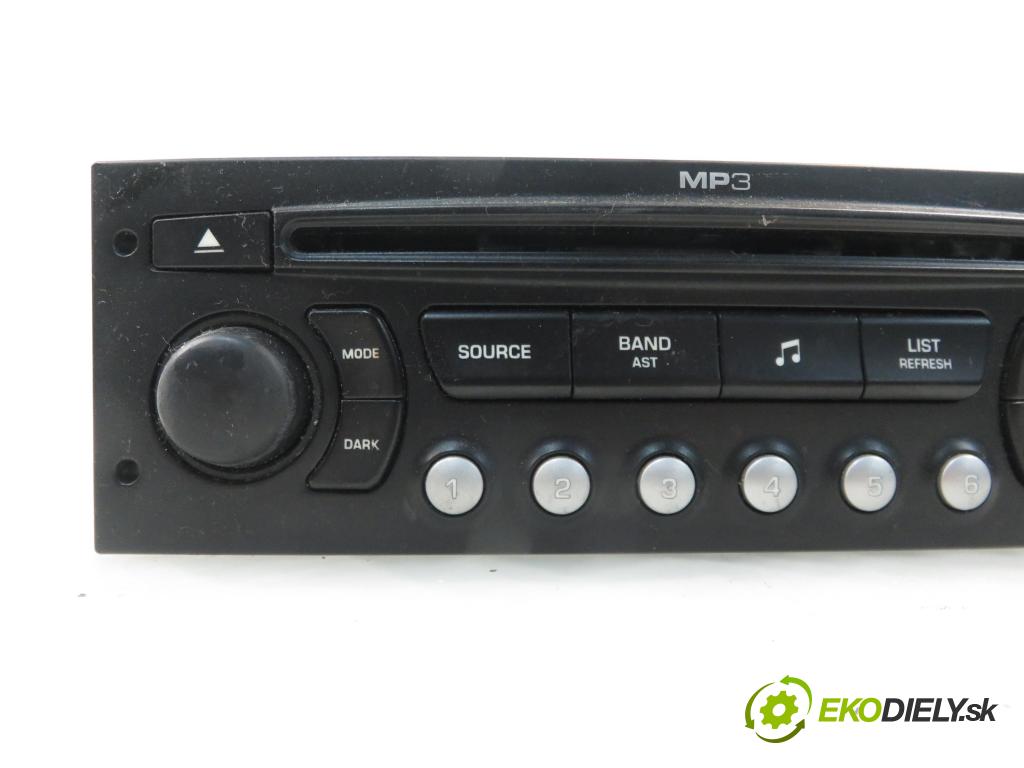 CITROEN C4 I (LC_) HB 2007 80,00 1.6 HDi 109 - 9HZ (DV6TED4) 1560,00 RADIO CD 9662925877