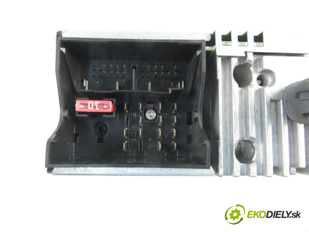 CITROEN C4 I (LC_) HB 2007 80,00 1.6 HDi 109 - 9HZ (DV6TED4) 1560,00 RADIO CD 9662925877
