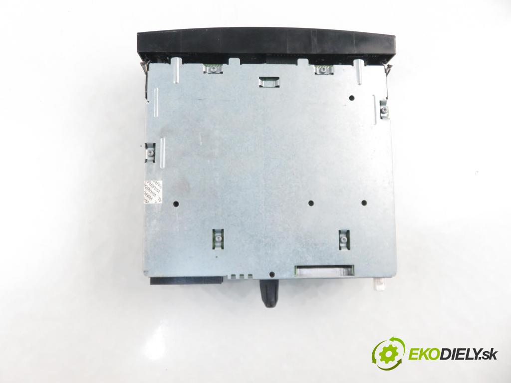CITROEN C4 I (LC_) HB 2007 80,00 1.6 HDi 109 - 9HZ (DV6TED4) 1560,00 RADIO CD 9662925877