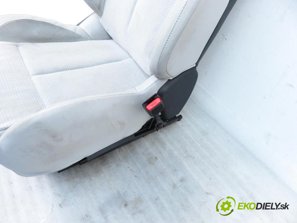 CITROEN C4 II (B7) HB 2014 115,00 1.6 THP 155 - 5FV (EP6CDT) 1598,00 Sedadlá, sedačky