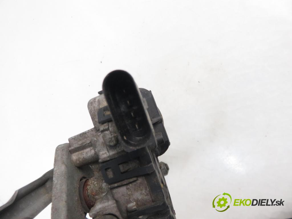 SKODA FABIA I Combi (6Y5) KOMBI 2003 55,00 1.4 16V - BBY 1390,00 MECHANISMUS/ motorek stěračů 0390241500 ; 6Q1955119