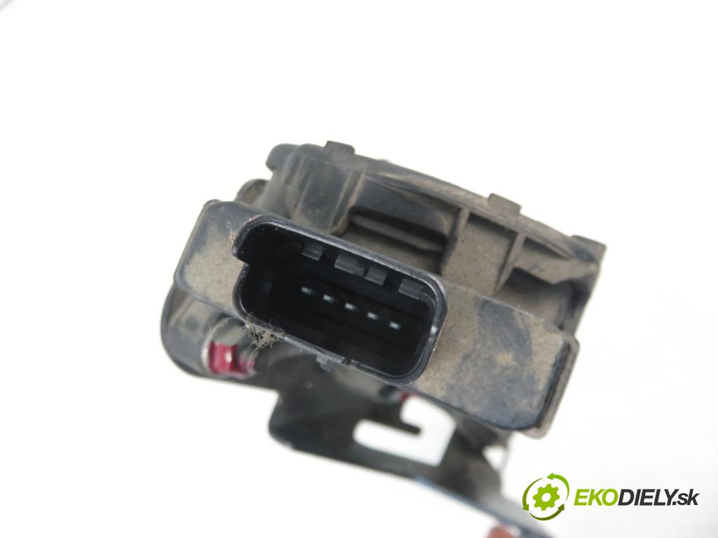PEUGEOT 807 (EB_) MINIVAN 2006 94,00 2.2 HDi - 4HW (DW12TED4) 2179,00 Potenciometer plynového pedálu 1400752980 ; 6PV00908308 (Pedále)