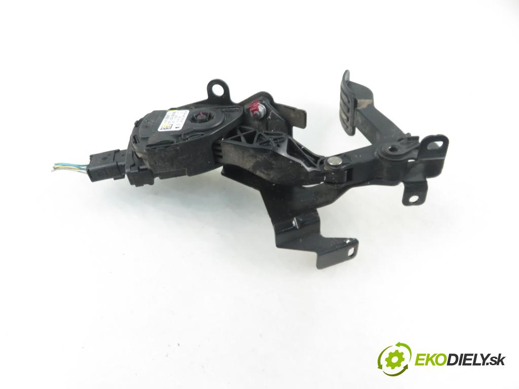 PEUGEOT 807 (EB_) MINIVAN 2006 94,00 2.2 HDi - 4HW (DW12TED4) 2179,00 Potenciometer plynového pedálu 1400752980 ; 6PV00908308 (Pedále)