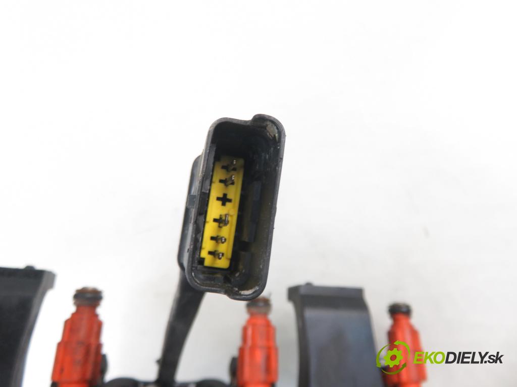 PEUGEOT 307 (3A/C) HB 2002 80,00 1.6 16V - NFU (TU5JP4) 1587,00 Lišta vstrekovacia 9636520780 ; 0280156035 (Vstrekovacie lišty)