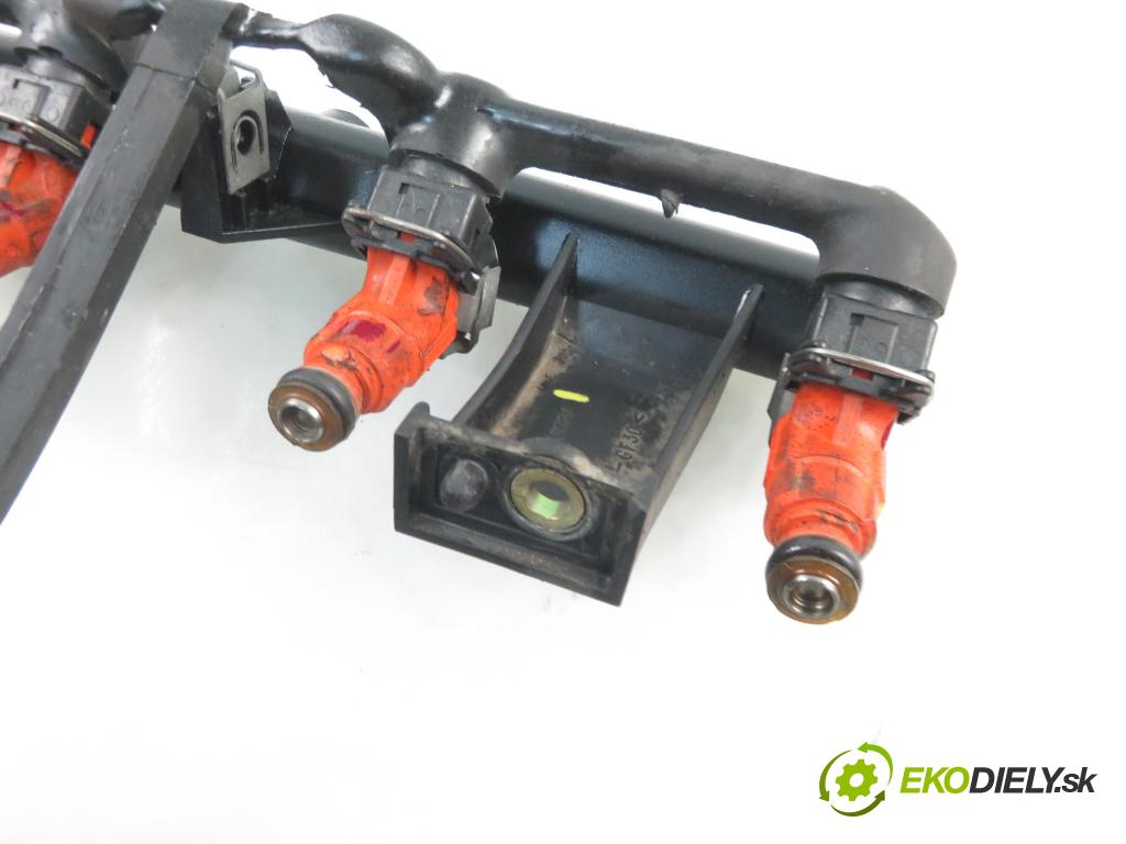 PEUGEOT 307 (3A/C) HB 2002 80,00 1.6 16V - NFU (TU5JP4) 1587,00 Lišta vstrekovacia 9636520780 ; 0280156035 (Vstrekovacie lišty)