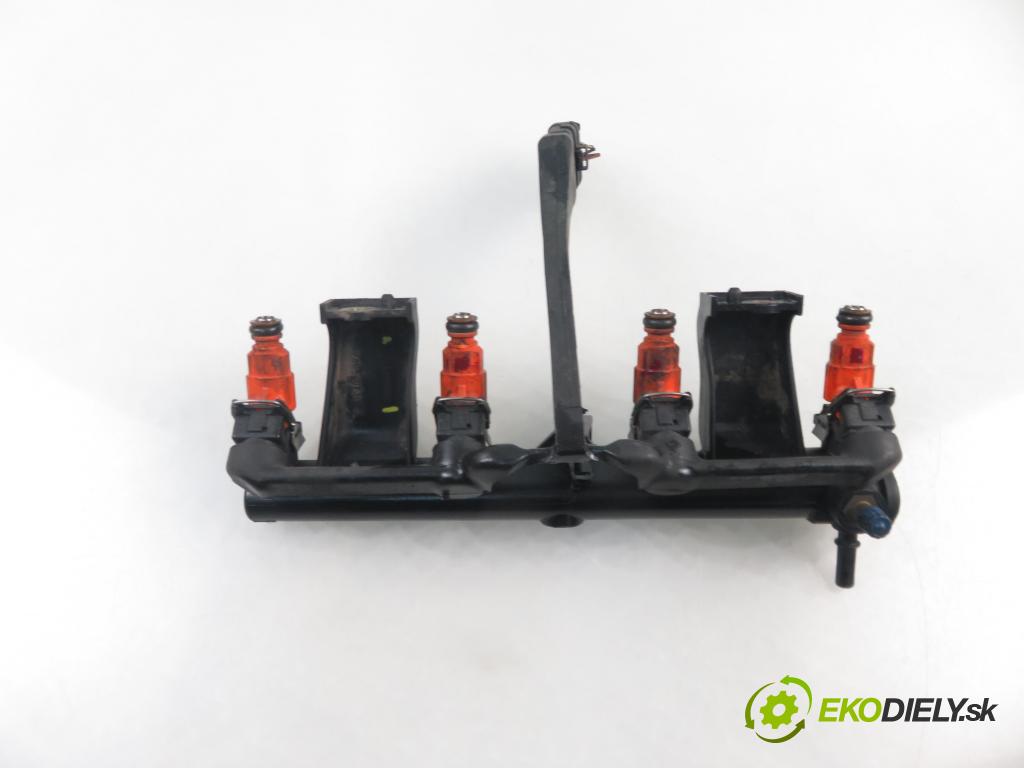 PEUGEOT 307 (3A/C) HB 2002 80,00 1.6 16V - NFU (TU5JP4) 1587,00 Lišta vstrekovacia 9636520780 ; 0280156035 (Vstrekovacie lišty)