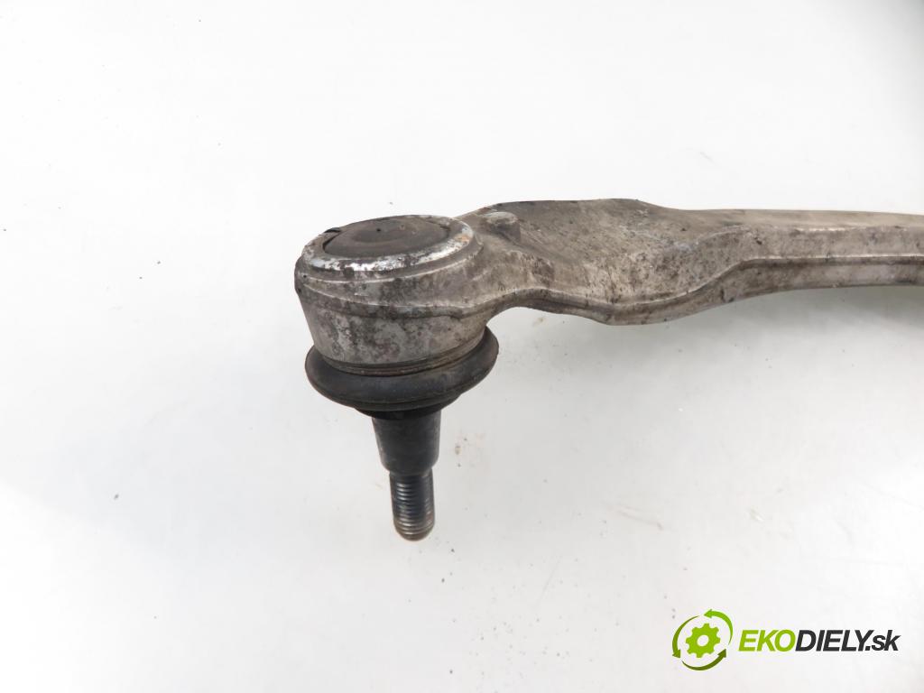 AUDI A4 Avant (8D5, B5) KOMBI 2001 85,00 1.9 TDI - AJM 1896,00 rameno dolní pravý zadní část 