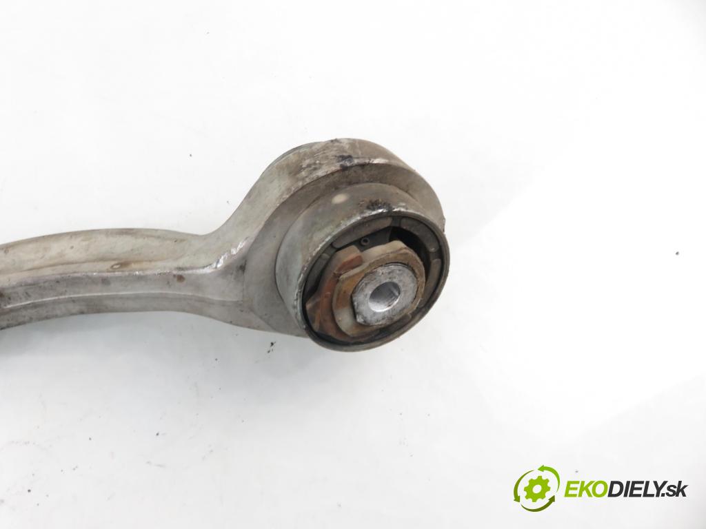 AUDI A4 Avant (8D5, B5) KOMBI 2001 85,00 1.9 TDI - AJM 1896,00 rameno dolní pravý zadní část