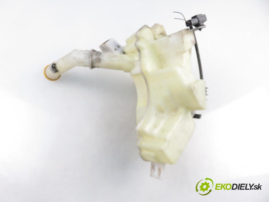 MAZDA 5 (CR19) MINIVAN 2007 81,00 2.0 CD - RF7J 1998,00 nádržka ostřikovačů 860142721 ; 8603102451 (Klika dveří ostatní)