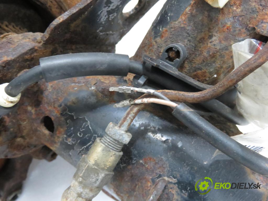 VW POLO CLASSIC (6V2) SEDAN 2000 44,00 60 1.4 - ANW 1390,00 výztuha zadní část ABS 