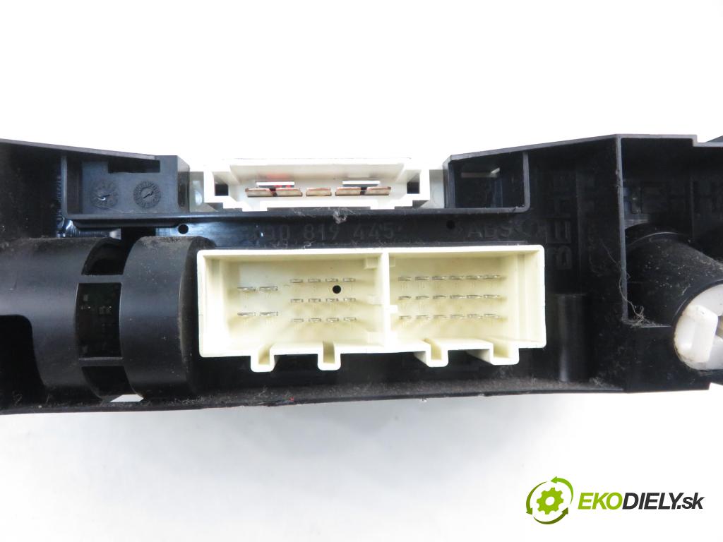 SEAT IBIZA IV (6J5, 6P1) HB 2009 77,00 1.6 - BTS 1598,00 Panel kúrenia KLIMATIZACE: 6J0820045