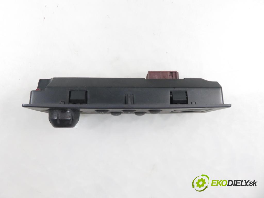 RENAULT SCENIC II (JM0/1_) VAN 2004 88,00 1.9 dCi 120 - F9Q 812 1870,00 čítač navigácie  (Ostatné)