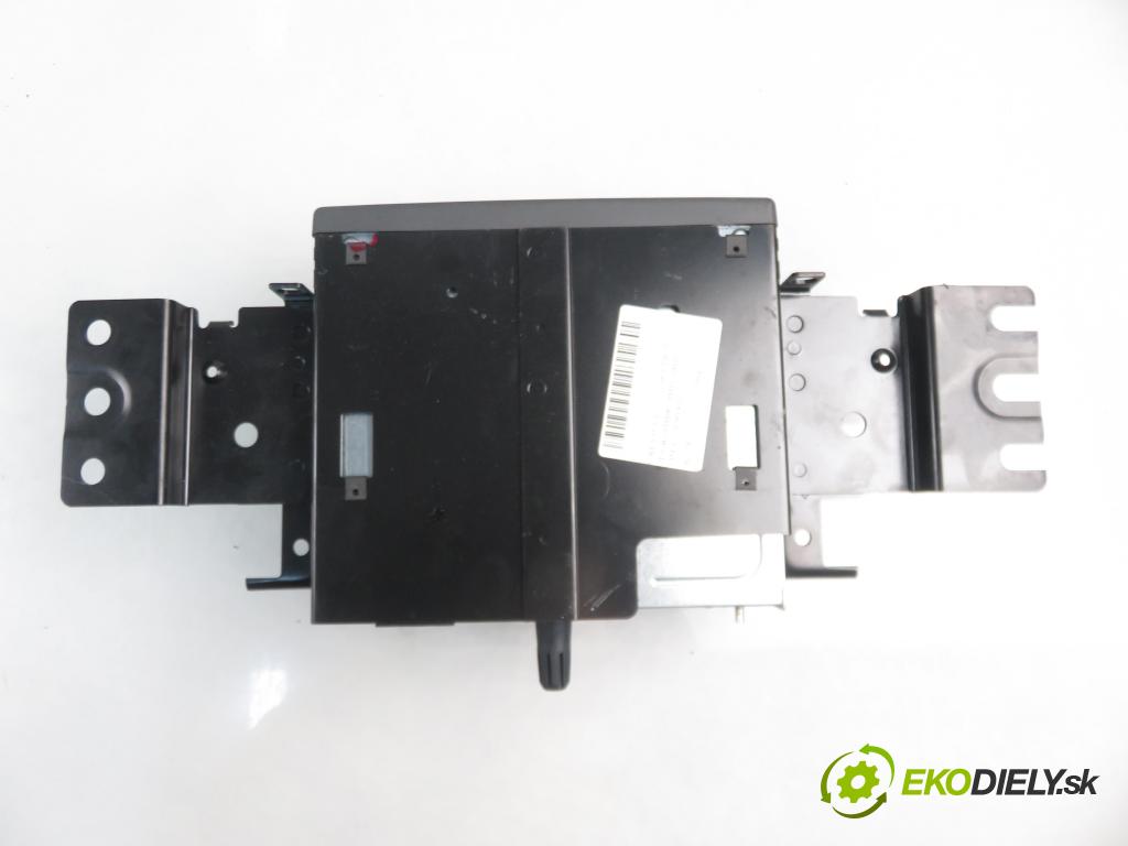 RENAULT SCENIC II (JM0/1_) VAN 2004 88,00 1.9 dCi 120 - F9Q 812 1870,00 čítač navigácie  (Ostatné)