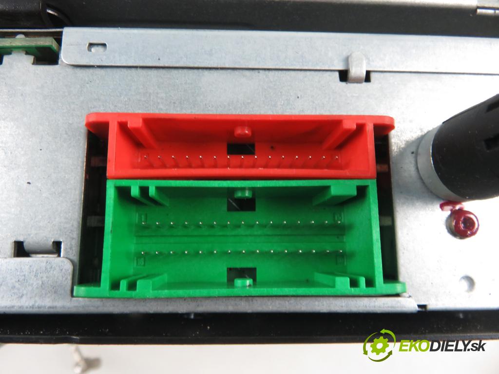 RENAULT SCENIC II (JM0/1_) VAN 2004 88,00 1.9 dCi 120 - F9Q 812 1870,00 čítač navigácie  (Ostatné)