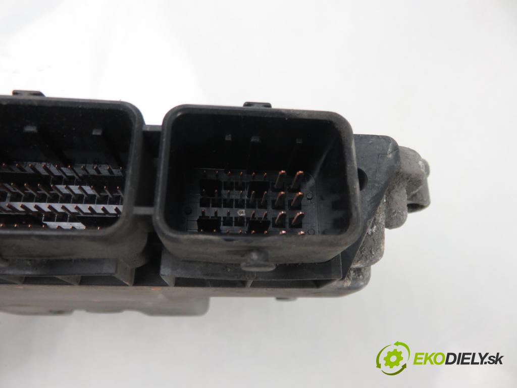 FORD FOCUS II Turnier (DA_, FFS, DS) KOMBI 2007 66,00 1.6 TDCI 90 1560,00 Riadiaca jednotka Motor 6M5112A650NC ; 0281011701