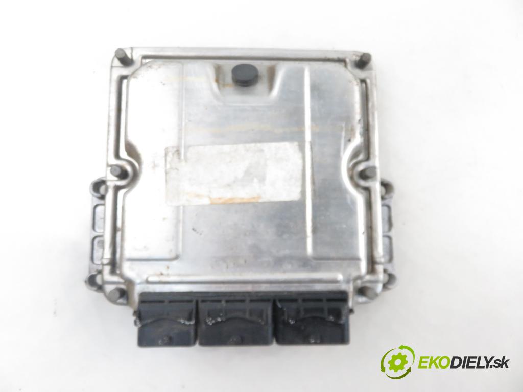 RENAULT SCENIC I (JA0/1_) HB 2003 75,00 1.9 dCi 102 - F9Q 732 1870,00 řídící jednotka motora 8200153945 ; 8200222133 ; 0281011102