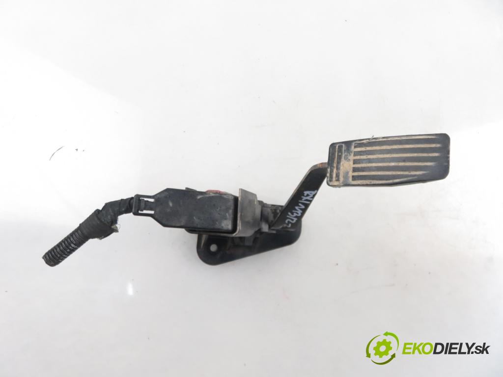 FORD TRANSIT TOURNEO Autobus (FC_ _) BUS 2001 74,00 2.0 DI 100 - ABFA 1998,00 Potenciometer plynového pedálu YC159F836BC (Pedále)