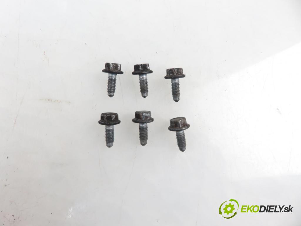 FIAT PUNTO (188_) HB 2002 44,00 1.2 60 - 188 A4.000 1242,00 Koleso zotrvačník 7575615