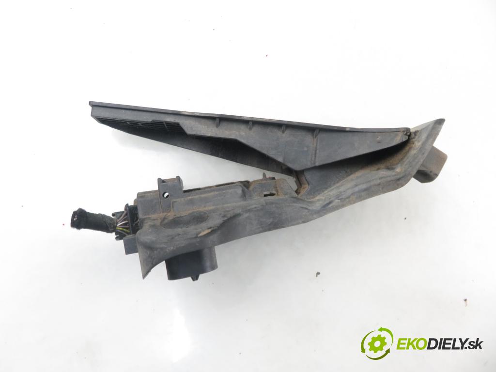 AUDI A3 (8P1) HB 2005 110,00 2.0 FSI 150 - AXW 1984,00 Potenciometer plynového pedálu 1K1721503F (Pedále)