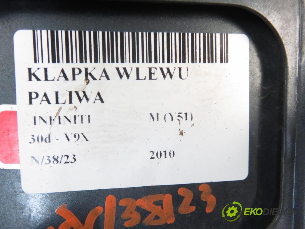 INFINITI M (Y51) SEDAN 2010 175,00 3.0d V6 238 - V9X 2993,00 Dvierka nádrže paliva  (Ostatné)