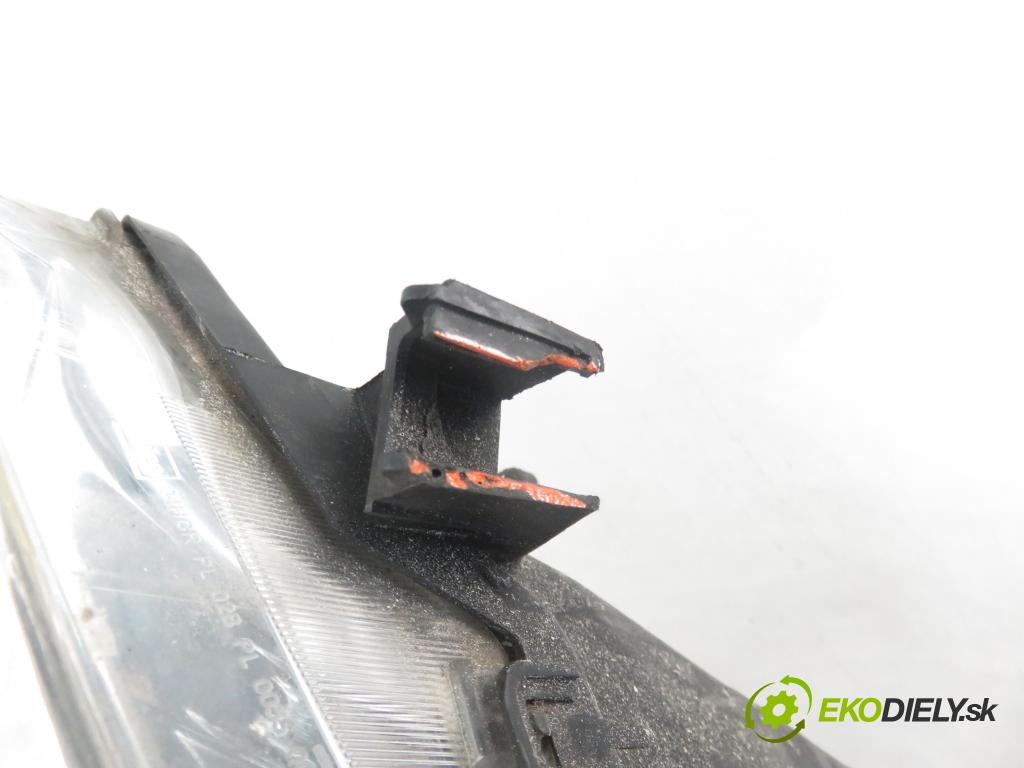 PEUGEOT 307 (3A/C) HB 2003 50,00 1.4 HDi - 8HZ (DV4TD) 1398,00 Svetlo LP 9641615780