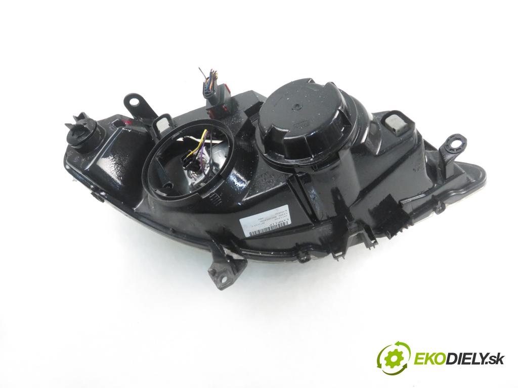 PEUGEOT 307 (3A/C) HB 2003 50,00 1.4 HDi - 8HZ (DV4TD) 1398,00 Svetlo LP 9641615780