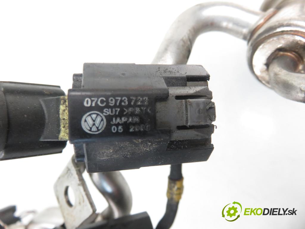 VW PHAETON (3D1, 3D2, 3D3, 3D4, 3D6, 3D7, 3D8, 3D9) SEDAN 2004 309,00 6.0 W12 4motion - BAN 5998,00 Lišta vstrekovacia 07C133316H ; 0280160575 (Vstrekovacie lišty)