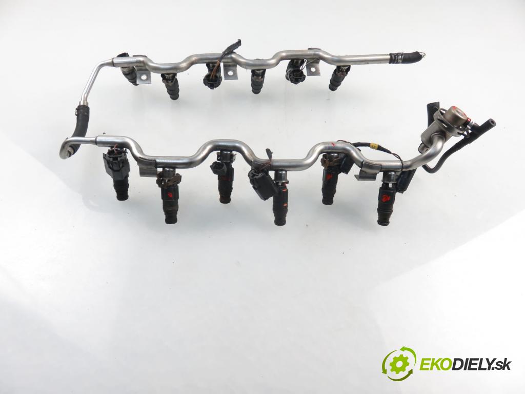 VW PHAETON (3D1, 3D2, 3D3, 3D4, 3D6, 3D7, 3D8, 3D9) SEDAN 2004 309,00 6.0 W12 4motion - BAN 5998,00 Lišta vstrekovacia 07C133316H ; 0280160575 (Vstrekovacie lišty)