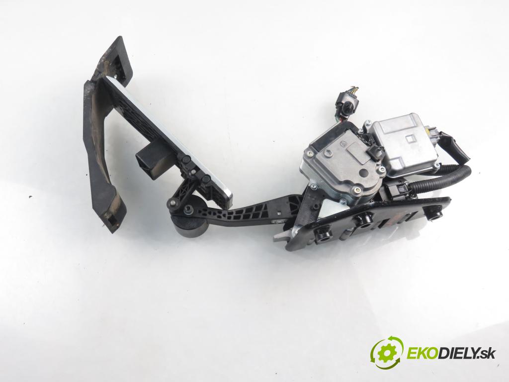 INFINITI M (Y51) SEDAN 2010 175,00 3.0d V6 238 - V9X 2993,00 Potenciometer plynového pedálu 240461MA0A (Pedále)