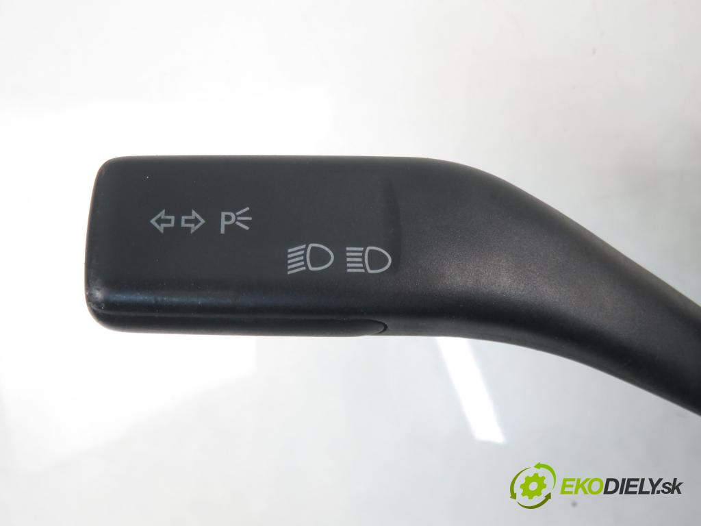 VW GOLF V (1K1) HB 2003 77,00 1.9 TDI PD 105 - BKC 1896,00 páčka/prepínač 1K0953503E ; 1K0959653 ; 1K0953549